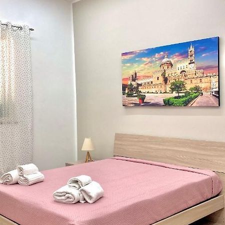 Locazione Breve Le Stanze Di Mandy Hotel Palermo Kültér fotó